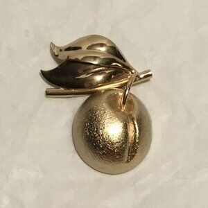Vintage and very large gold Napier peach brooch